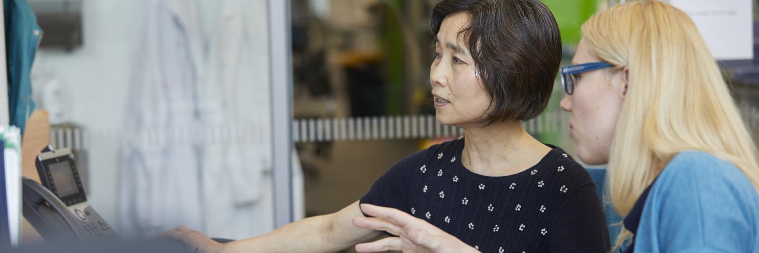 People at the Crick sharing skills and knowledge.